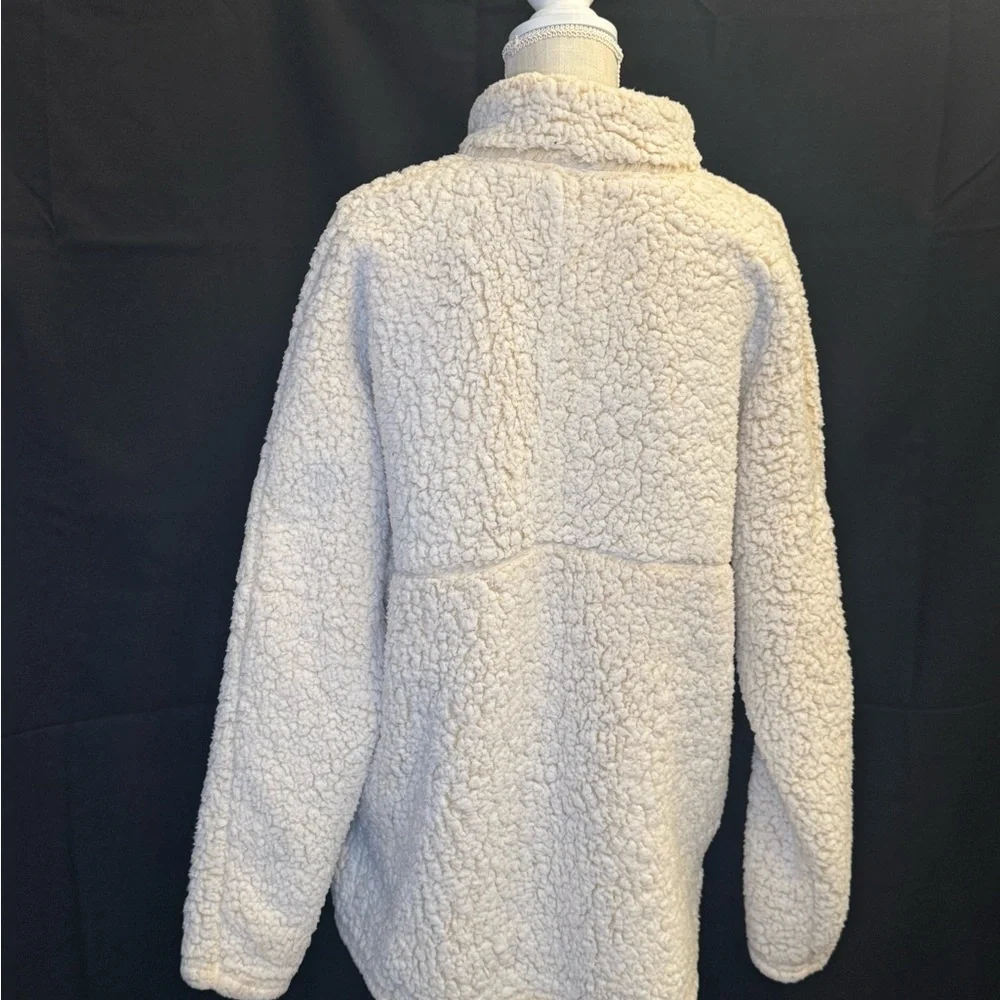 Time and Tru Cream Pullover Fleece